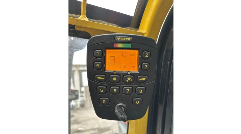 HYSTER J1.6 SWB - KABİNLİ- TRIPLEKS - 1.6 TON