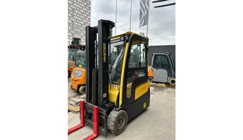 HYSTER J1.6 SWB - KABİNLİ- TRIPLEKS - 1.6 TON
